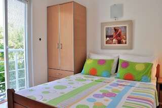 Апартаменты Apartments Villa Marija Петровац Апартаменты с 1 спальней и балконом с видом на море-13