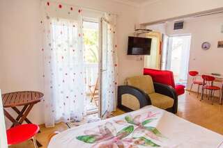 Апартаменты Apartments Villa Marija Петровац Номер-студио с балконом и видом на море-14